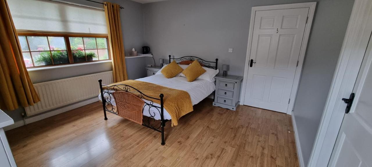 The Madden Guest House Gilford Esterno foto