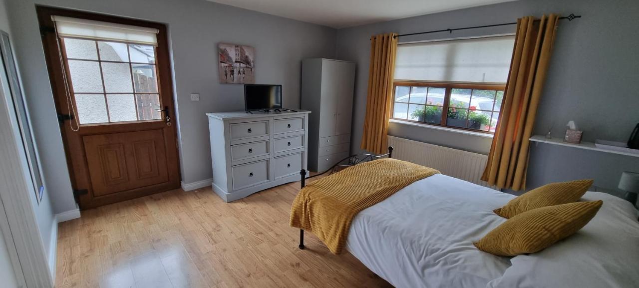 The Madden Guest House Gilford Esterno foto